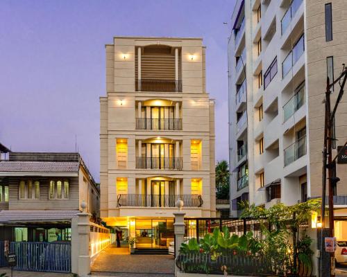 Kochi Hotel | Saravana Grand Suites - A Unit of Saravana Bhavan Veg Tables Kochi