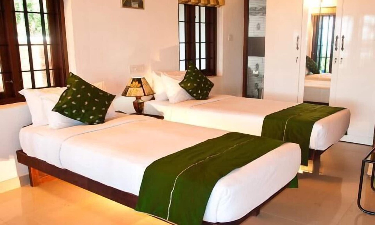 Kumarakom Hotel | Saro Lake County