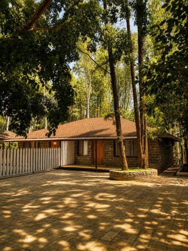 Kurunji Villa | Savali The Shades of Shadow,Villa , Nature Stay, Bonfire ,Barbecue, & Family Getaway