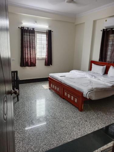 Banjara Hills Bed & Breakfast | Savioz Vajra