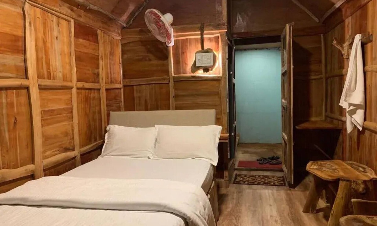 Devikolam House | Sceva's Garden Home - Double Room with balcony - 1