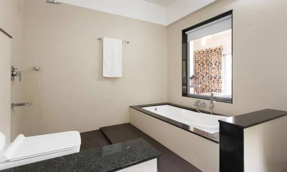 Devikolam House | Sceva's Garden Home - King Bed and Mountain View!