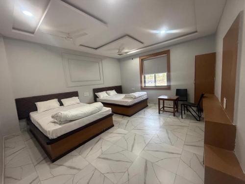 Jabalpur Hotel | Seasons Resorts