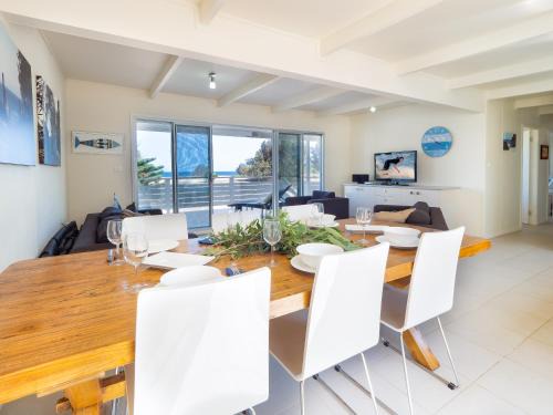 Dunbogan House | Seaview Getaway