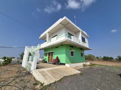 Barwah Villa | Serene Farmhouse