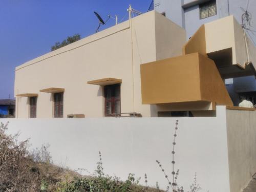 Hukeri House | Serene Fields Homestay