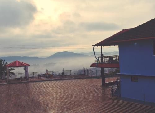 Koppa Hostel | Serene valley koppa hilltop homestay