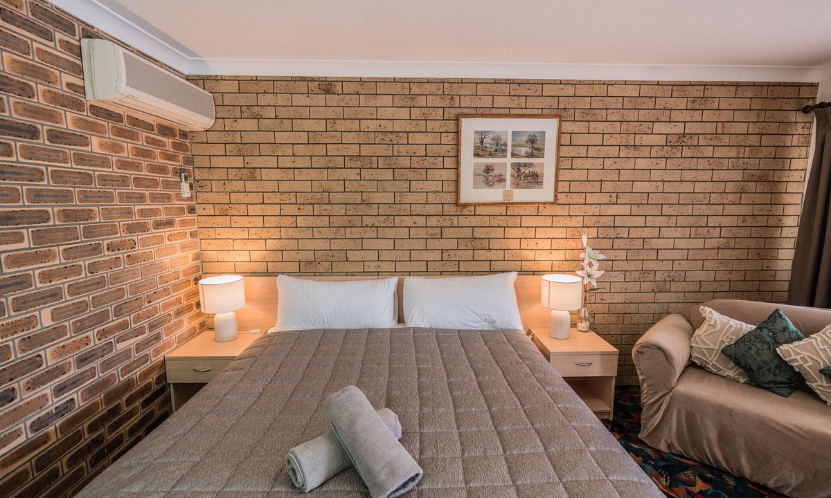 Tenterfield Hotel | Settlers Motor Inn