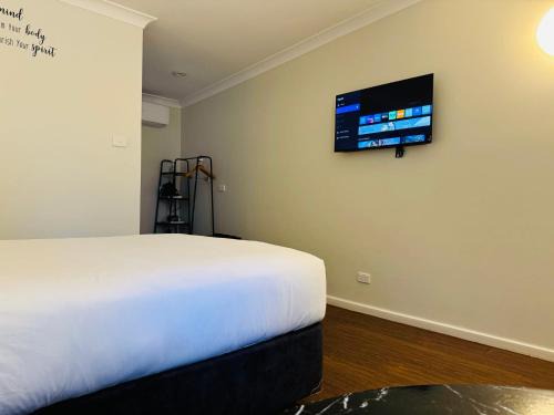 Gumly Gumly Hotel | Seven Inn