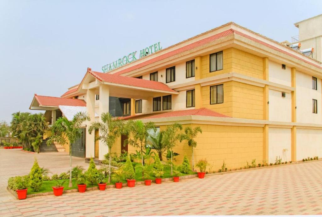 Raipur Hotel | Shamrock Greens by Jardin Hotels