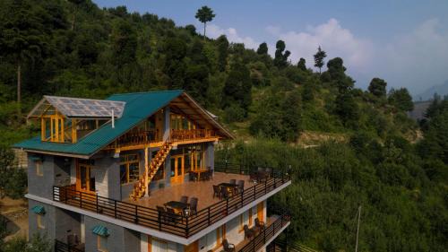 Manali Hotel | Sharan Stay - A Luxury Mountain Retreat