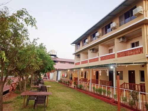 Mahabaleshwar Hotel | Shivneri Valley Escape Hotel - A Scenic Valley View Hotel in Mahabaleshwar