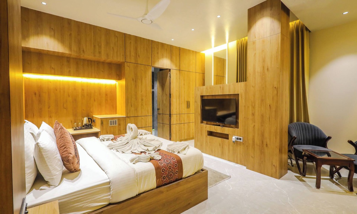 Vrindavan Hotel | Shri Damodar Dham