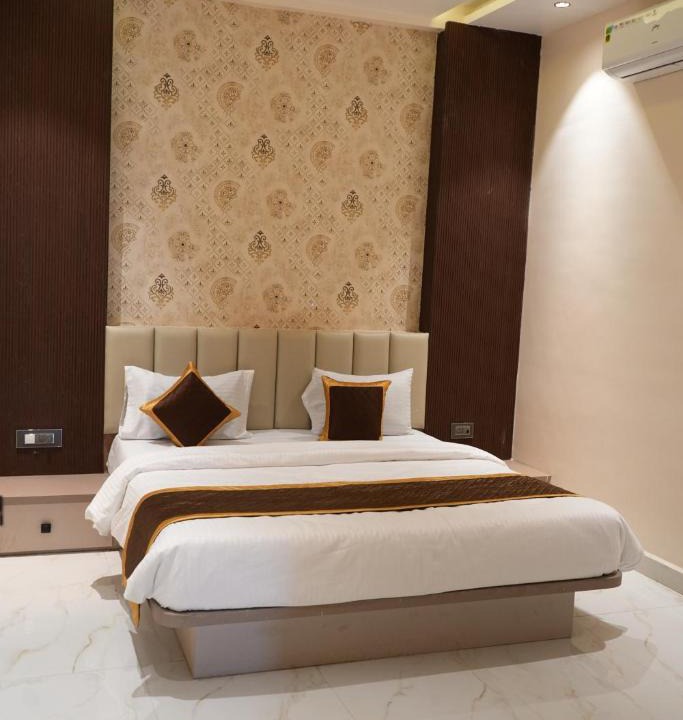 Pandharpur Hotel | Shri Prasad Executive