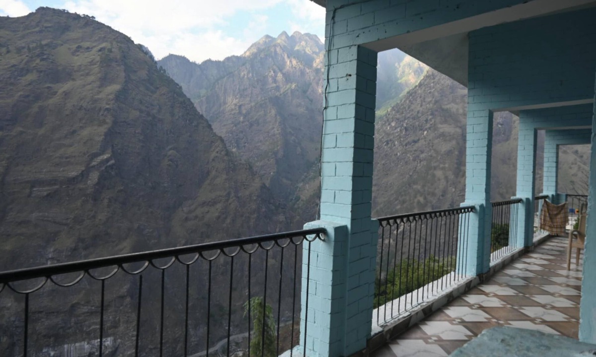 Gobind Dham Hotel | Siddharth New Hotel byLowBazar Joshimath