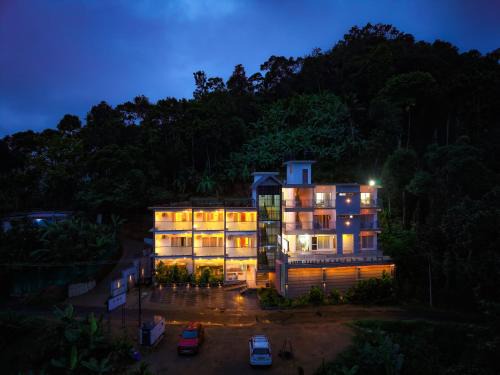 Anachal Hotel | Sky Dale Pool Resort Munnar