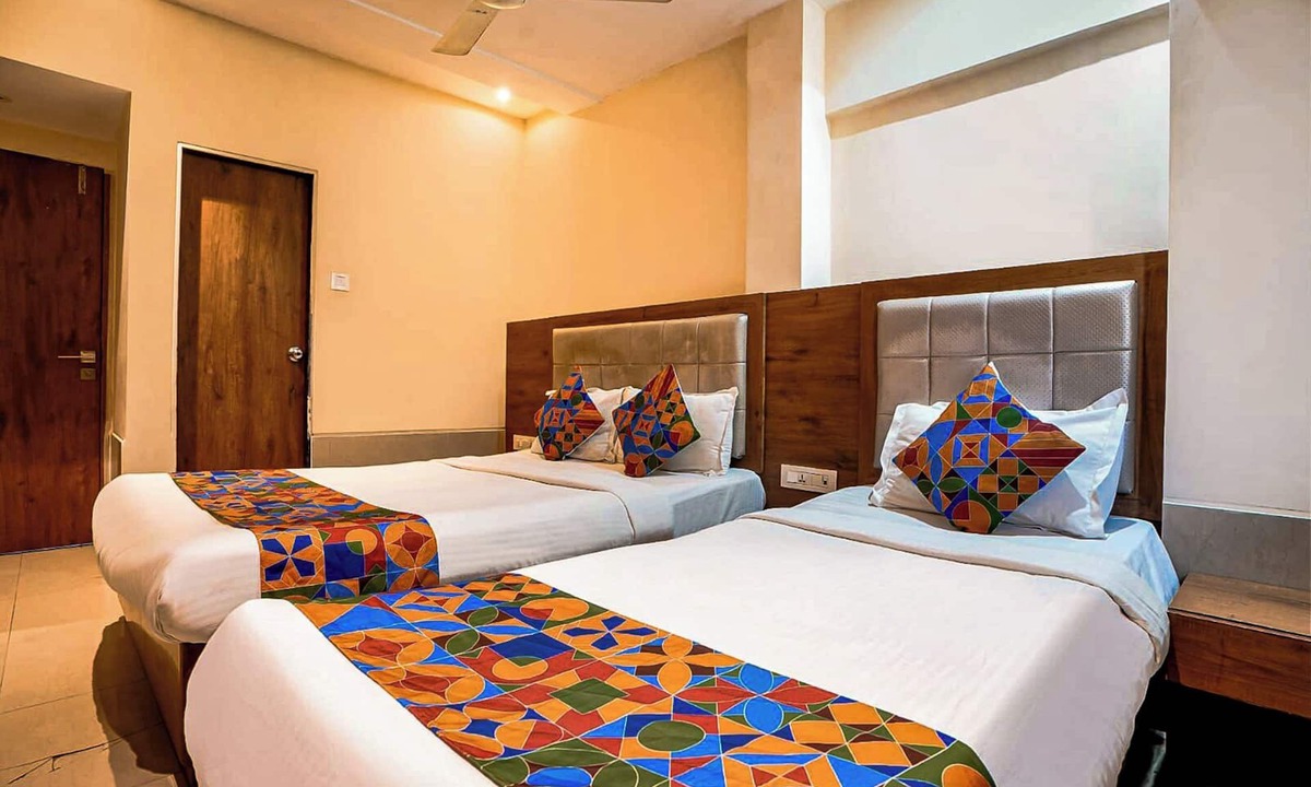 Vile Parle East Hotel | Sky Suites By Glitz Hotels
