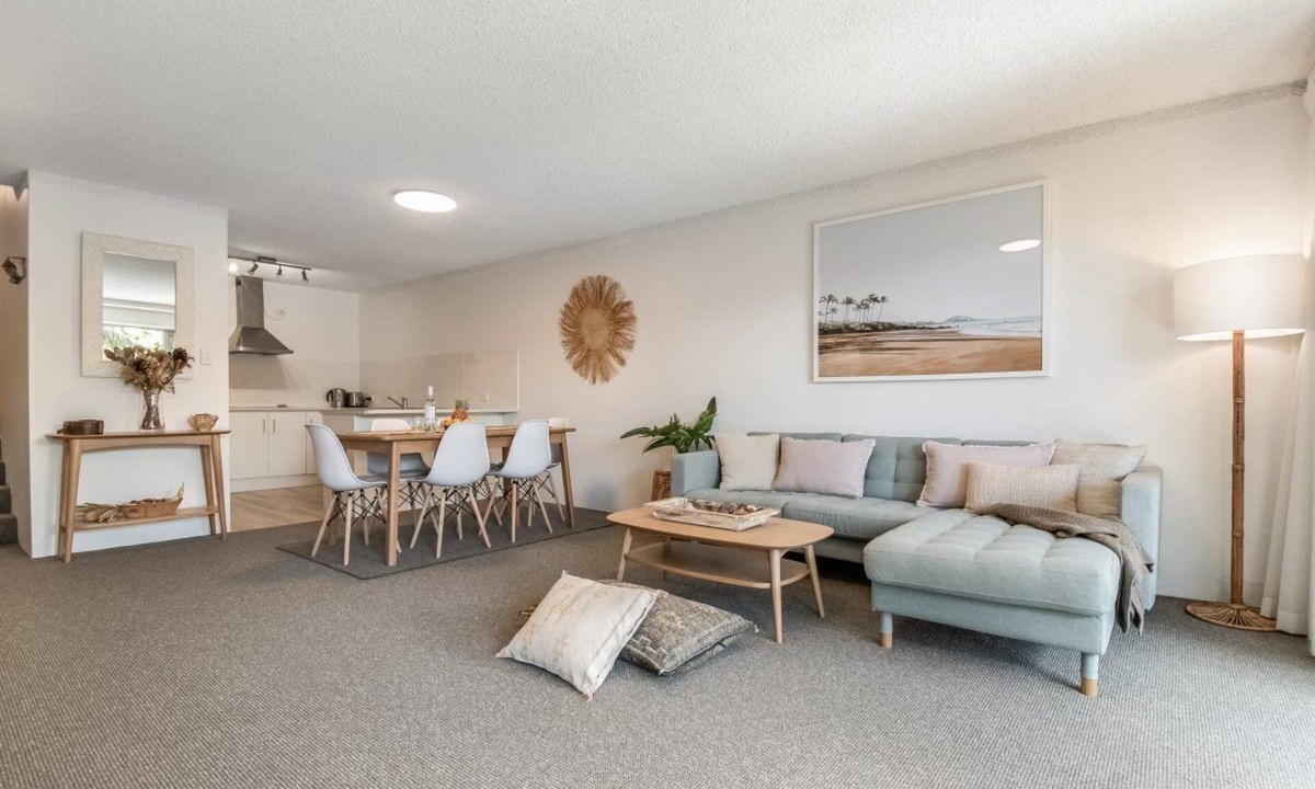 North Creek Apartment | Sleek, modern and comfortable, this is a beautifully appointed apartment.