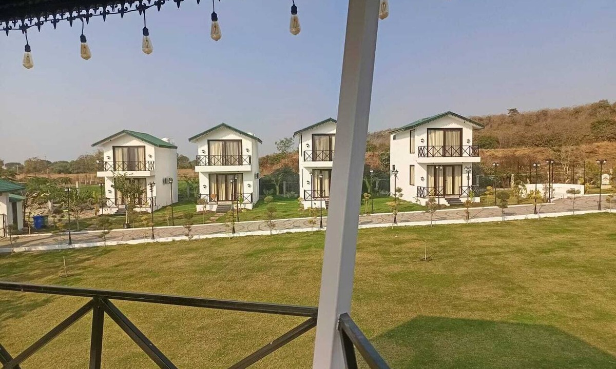 Mhow Resort | Solana Hills Retreat by Signum