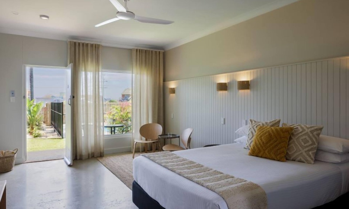 Tuncurry Hotel | South Pacific Palms Motor Inn
