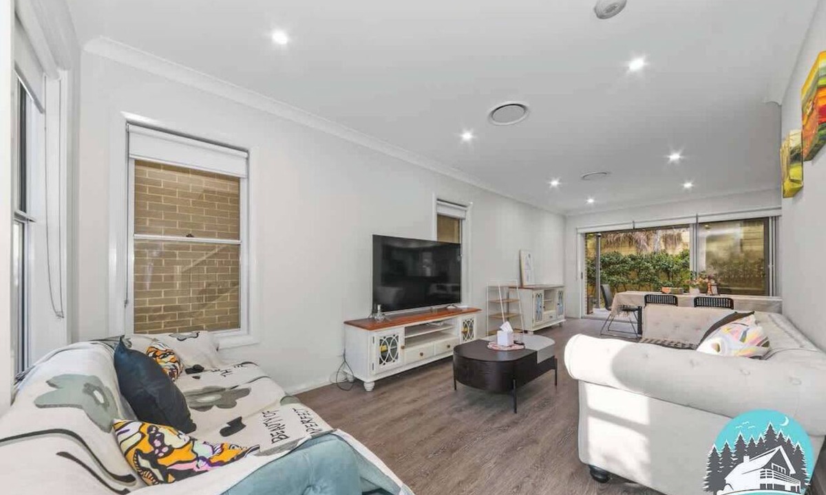 Norwest House | Spacious 4BR Yard Retreat