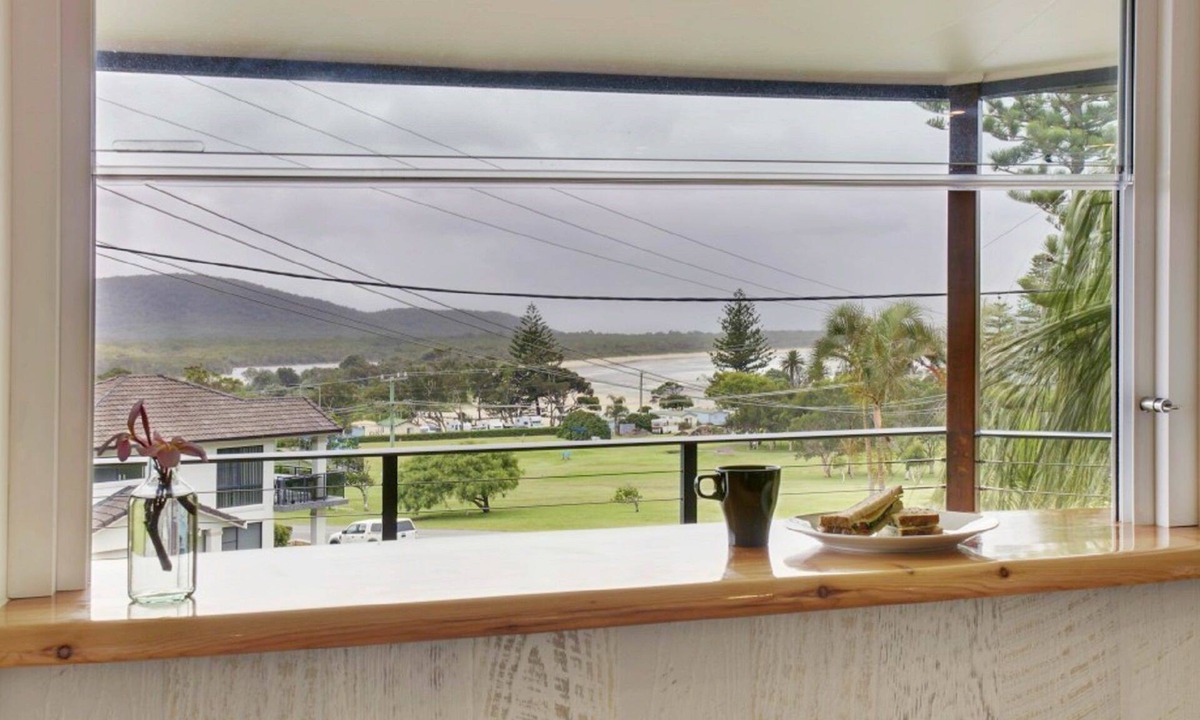 Crescent Head House | SPACIOUS HOLIDAY HOME IN THE HEART OF CRESCENT HEAD