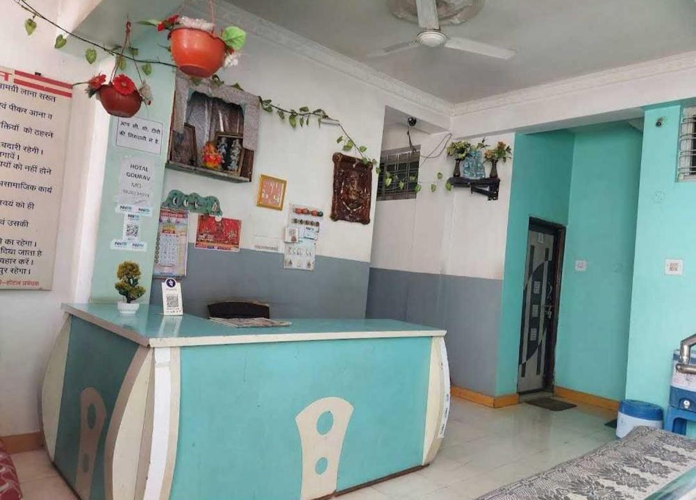Shujalpur Hotel | SPOT ON Hotel