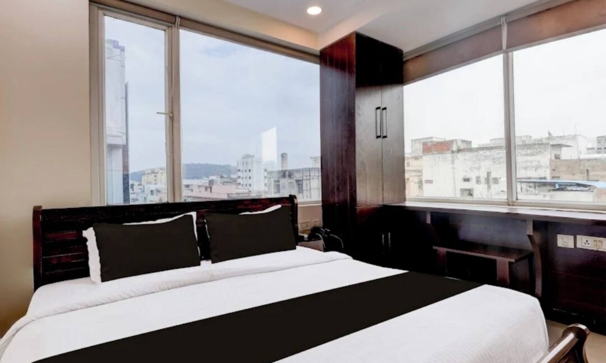 Vijayawada Hotel | SRI ADITI INN
