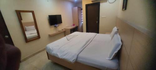 Rajahmundry Hotel | Sri Aditya Inn