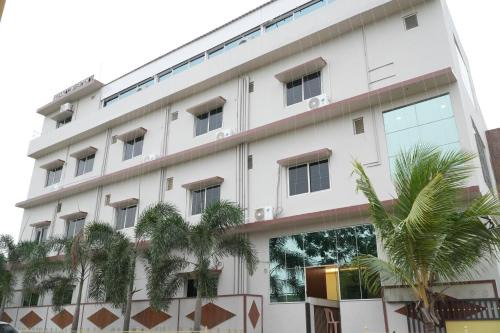 Yellamanchili Hotel | Sri Laxmi Grand Convention