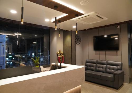 Narasaraopet Hotel | Sri Rama Grand