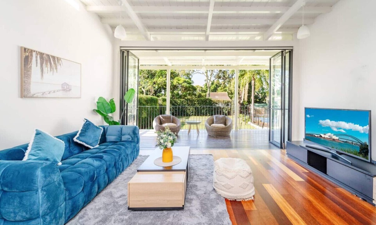 Strathfield House | Stathfield Stylish 6br house with Pool/Tennis