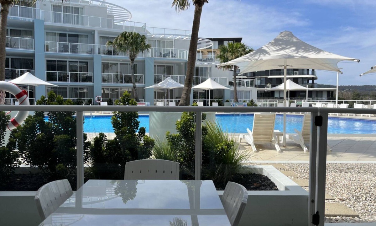 Ettalong Beach Apartment | Stay 3 nights, pay 2 this Winter*