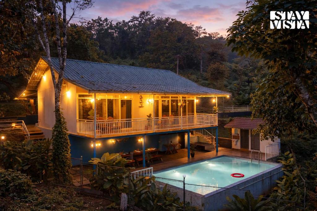 Vellamunda Villa | StayVista at Aradhya Villa with Infinity Pool, Lawn