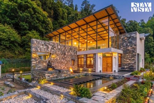 Ramgarh Villa | StayVista at Butterfly Estate with BBQ & Bonfire