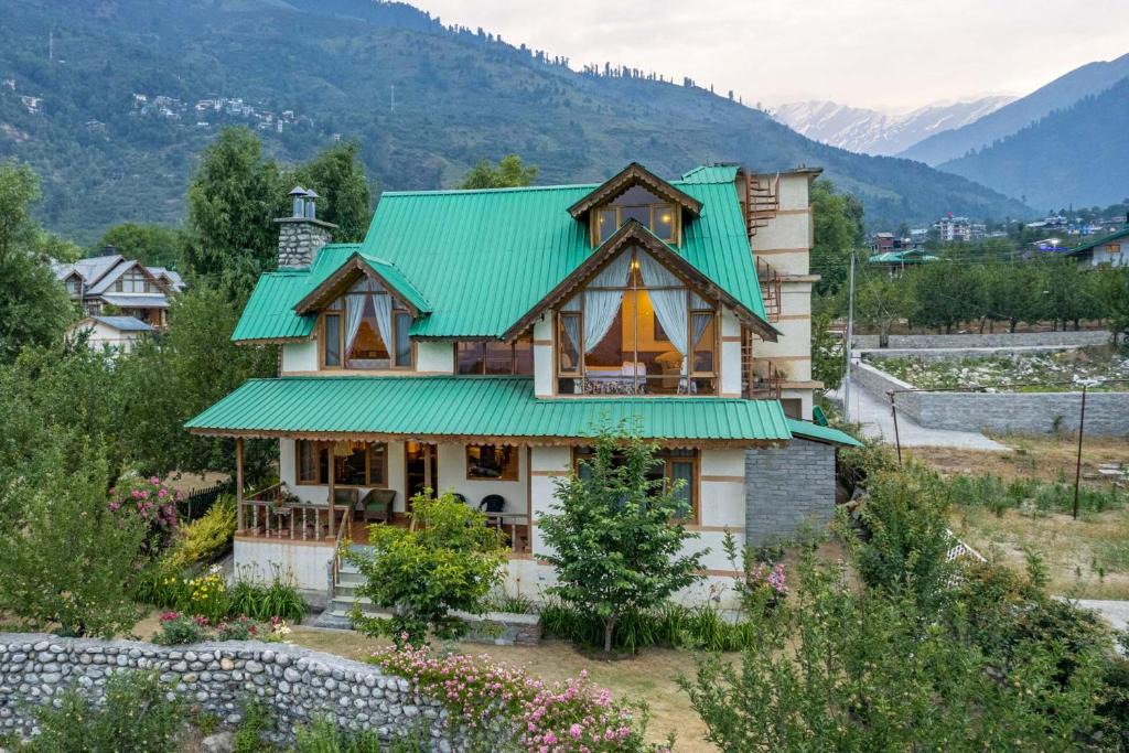 Manali Villa | StayVista at The Brook
