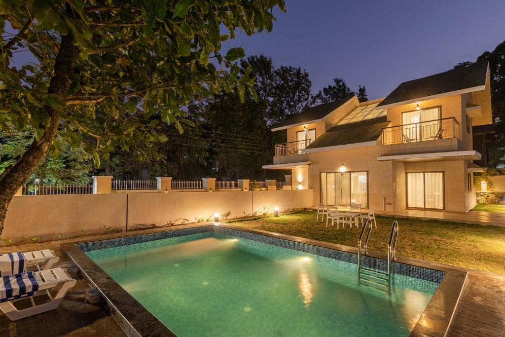 Mahabaleshwar Villa | StayVista's Enchanting Haven - Modern Interiors, Sprawling Lawn with Gazebo, Swimming Pool, Indoor Games