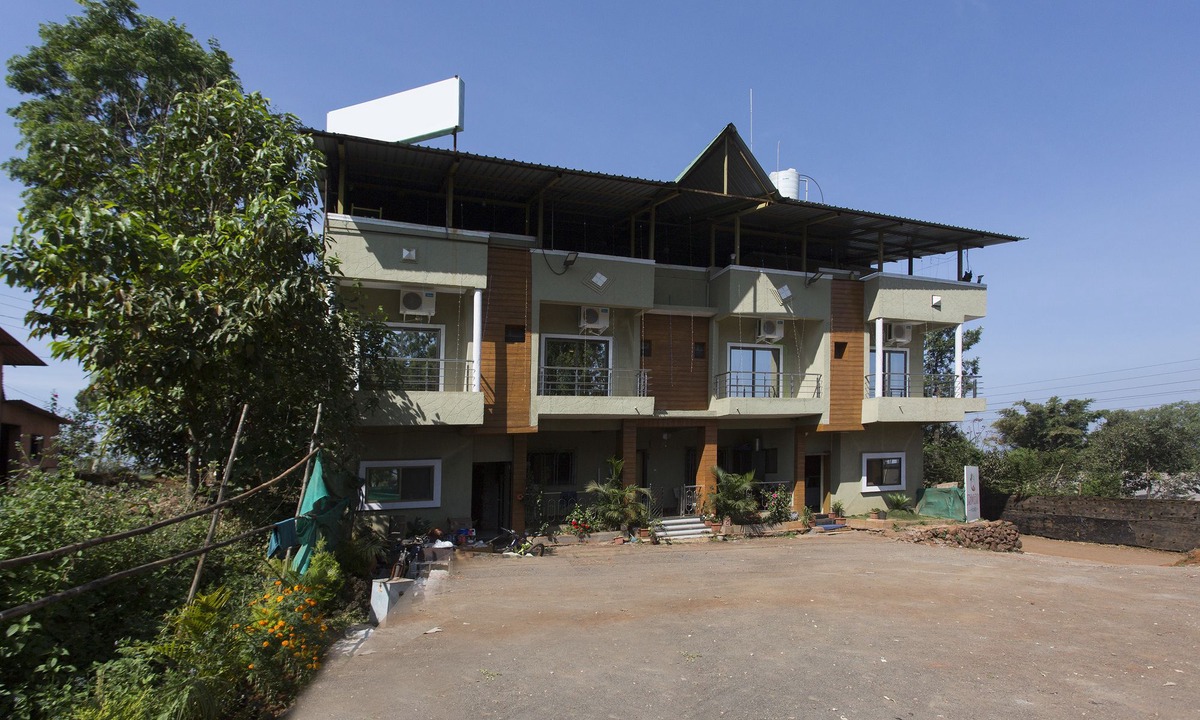Gureghar Hotel | Strawberry Homes