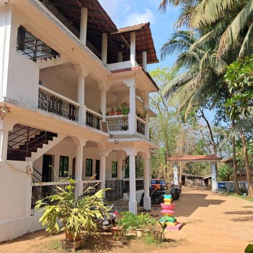 Arambol Apartment | Studio Peaceful Path R-5 by Mukund Sadan Arambol