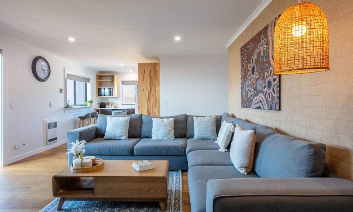 Jindabyne Apartment | Stunning water views 3- 2 bed/2 bath