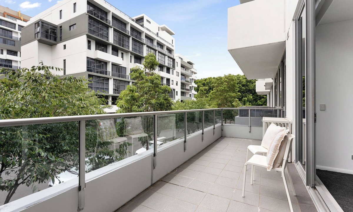 Waterloo Apartment | Stylish 2BR Waterloo Stay Near Cafés & Parks