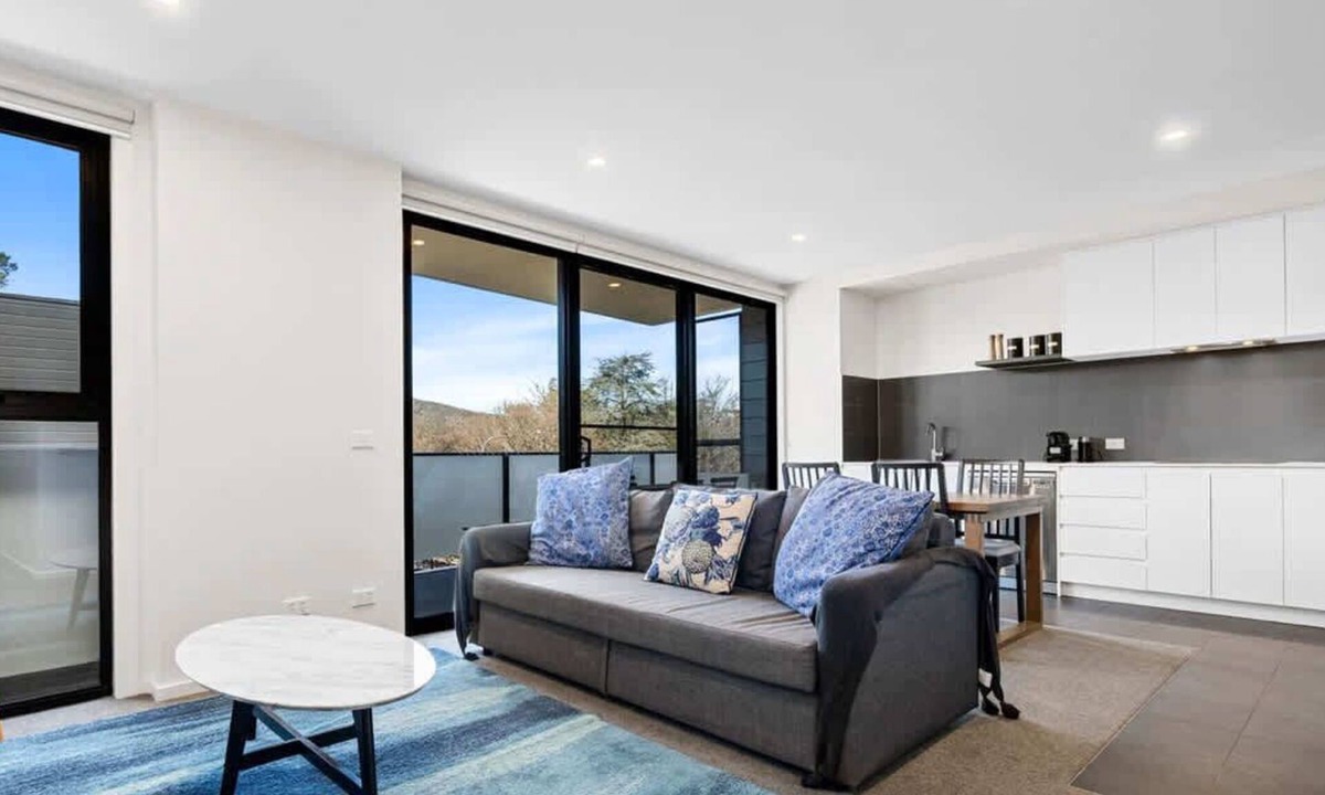 Braddon Apartment | Stylish Apartment in Central Braddon