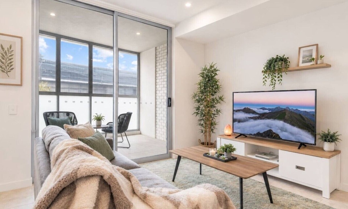 Marrickville Apartment | Stylish Inner-West Marrickville Stay & Parking