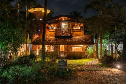 Chavakkad Villa | Sukumara Homestay Unique Eco Luxury Mud and Bamboo Beachfront Villa