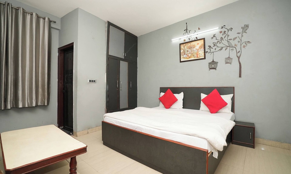Sector-12A Hotel | Sunrise Guest House
