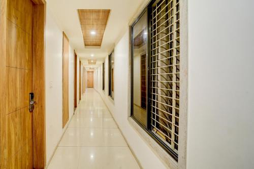 Bhopal Hotel | Super Collection O Bairagarh Railway Station Formerly Hotel OM Palace