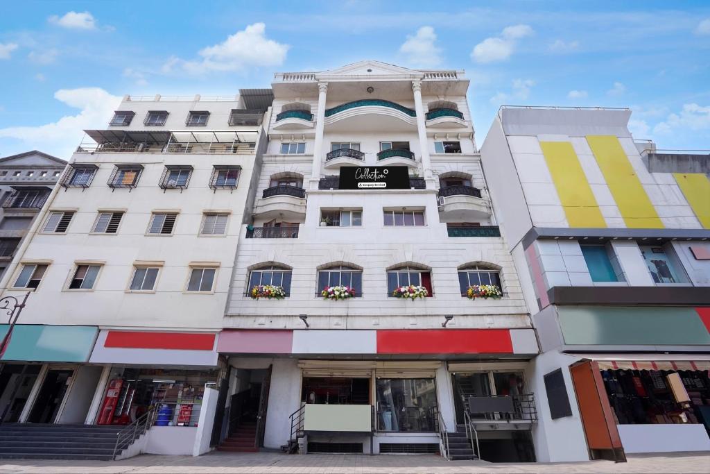 Sadashiv Peth Hotel | Super Collection O Dagdu Seth Ganpati Crossway Formerly Malwade Motels