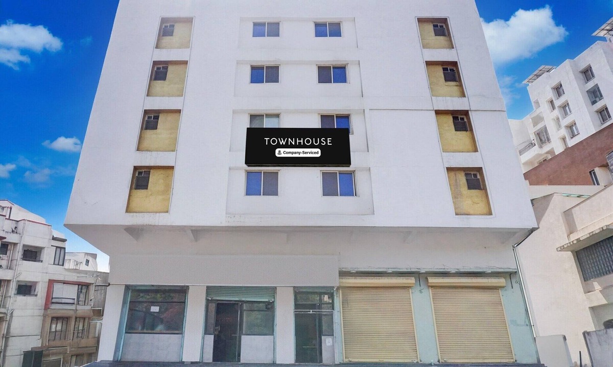 Pune House | Super Deluxe RoomWhite Castle