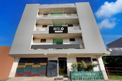 Greater Noida Hotel | Super Hotel O Dadri Main Road Greater Noida