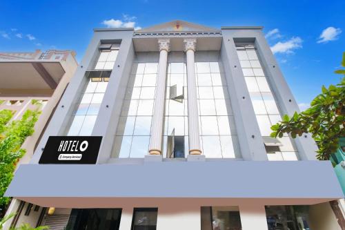 Dwaraka Nagar Hotel | Super OYO Hotel O Gurudwara Near RTC Complex